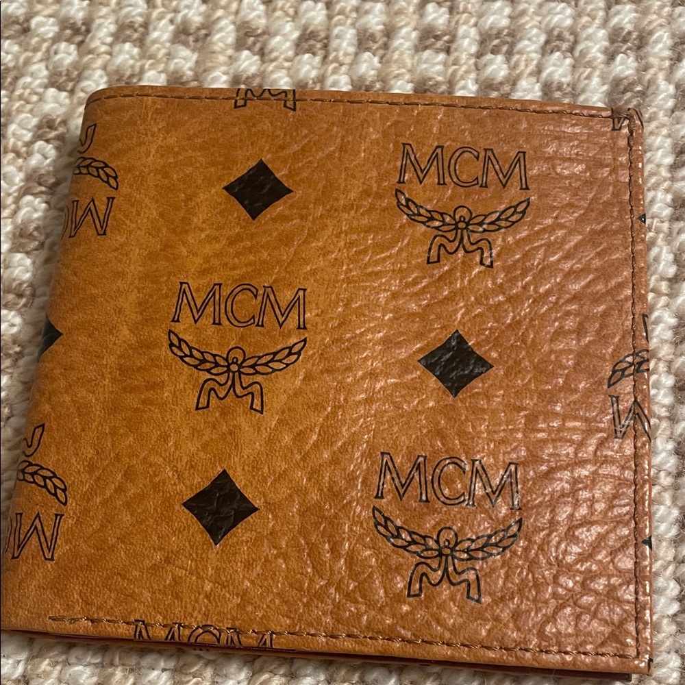 MCM Claus Bifold Wallet - Picture 12 of 13